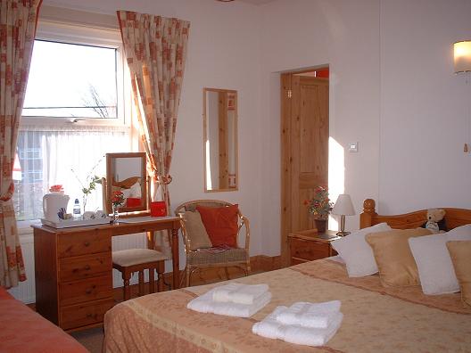 Summerhill Guesthouse is located in Hoole. Please click for the Web Site www.summerhillchester.co.uk 3